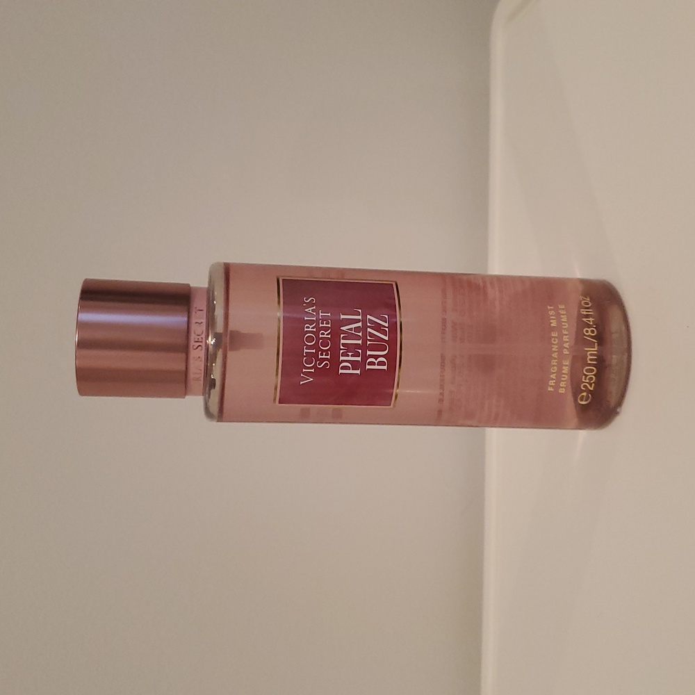 Victoria's secret petal buzz fragrance